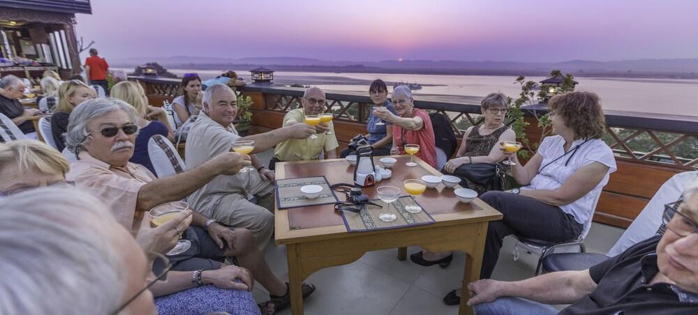 Ayarwaddy River View Hotel Mandalay Exterior photo