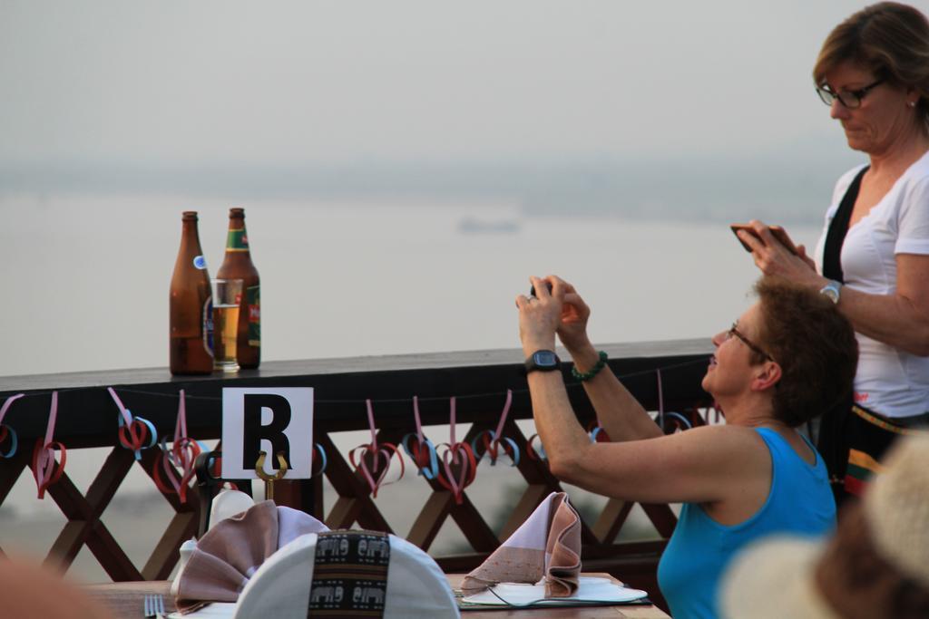 Ayarwaddy River View Hotel Mandalay Exterior photo