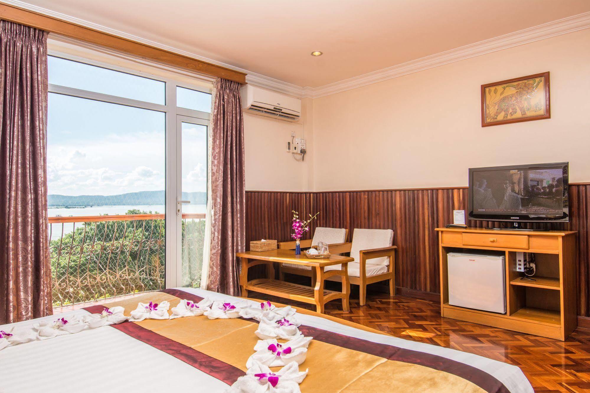 Ayarwaddy River View Hotel Mandalay Exterior photo
